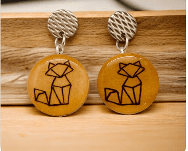 Les boucles en bois et métal
